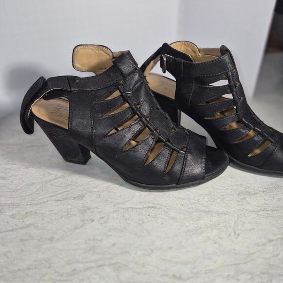 Black Naturalizer Heeled Dress Shoes Size 7.5 - Picture 2 of 11